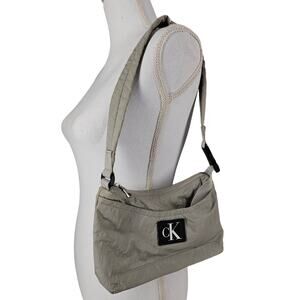 CALVIN KLEIN WOMEN'S GRAY CITY NYLON SHOULDER CROSSBODY BAG LIGHT 10"L x 5"H